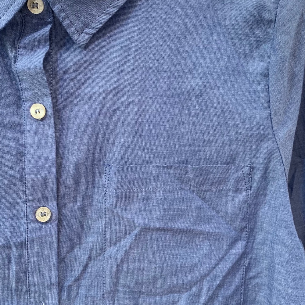 *NWT* Chambray Button Down Shirt - Picture 4 of 8